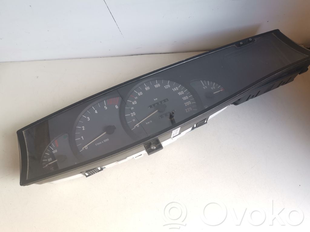 Opel Omega B2 Vitezometru (grup de instrumente) 