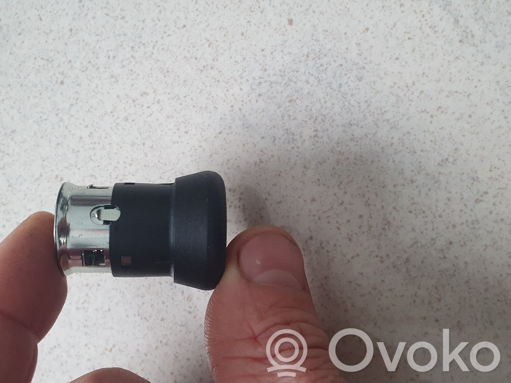 Audi A6 S6 C6 4F Cigarette lighter 