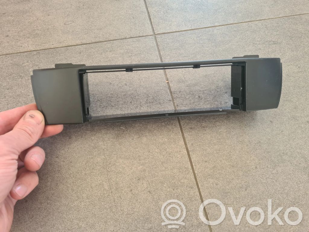 Audio sistemos instaliacija   E83X3,1DIN