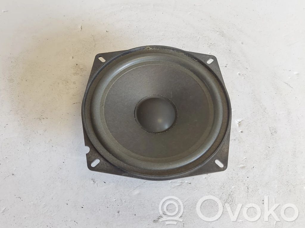 Audi A4 S4 B7 8E 8H Głośnik niskotonowy 