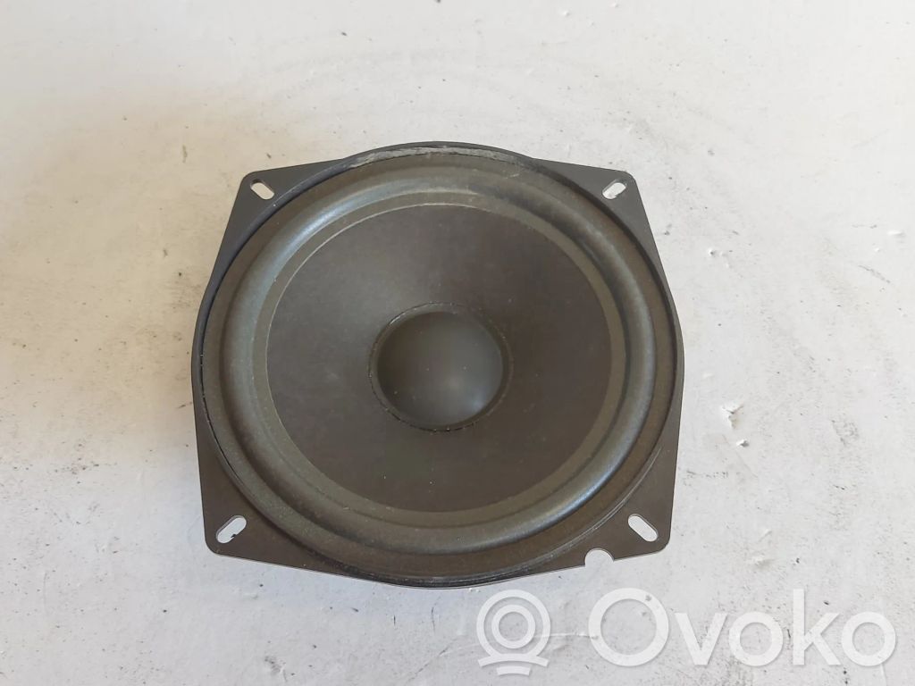Audi A4 S4 B7 8E 8H Głośnik niskotonowy 