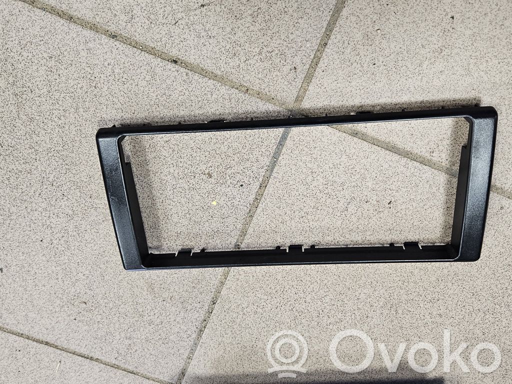BMW 5 E39 Verkleidung Radio / Navigation 