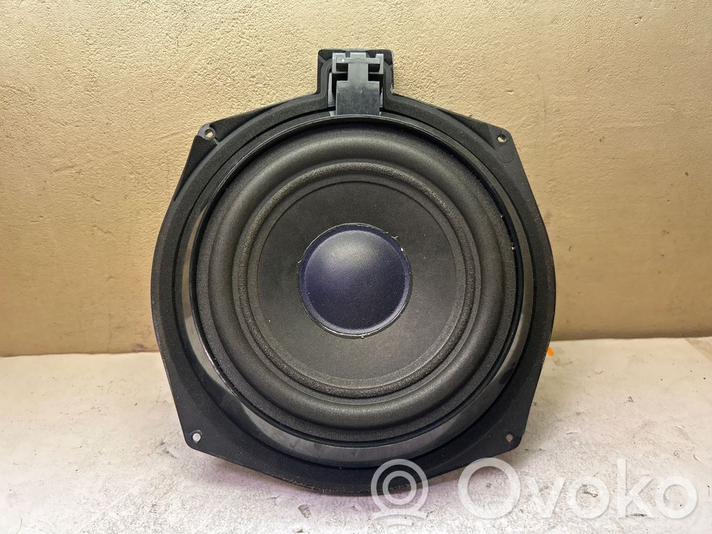 BMW 5 E60 E61 Subwoofer 