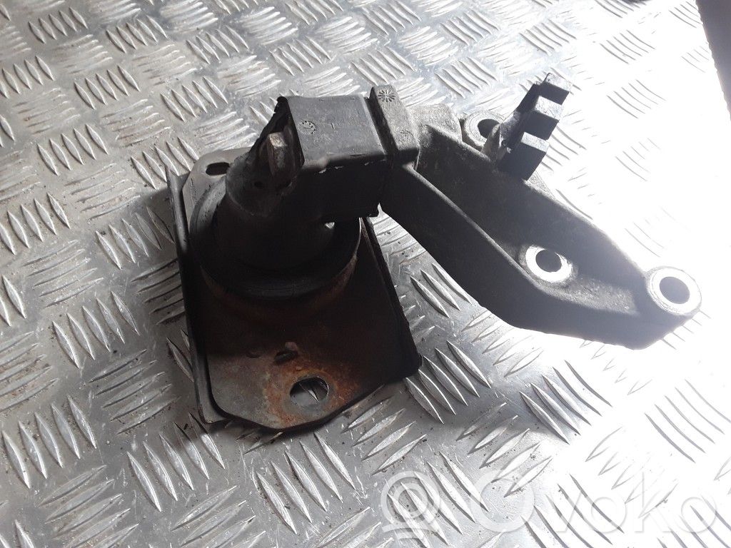 Engine mount bracket   8200378211