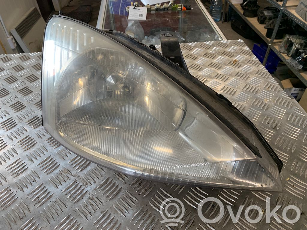 Ford Focus Headlight/headlamp 