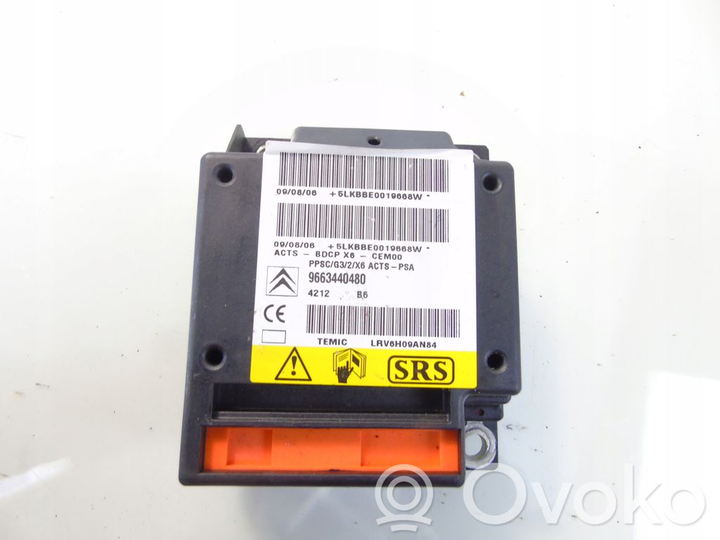 Audi A6 S6 C6 4F Airbag control unit/module 