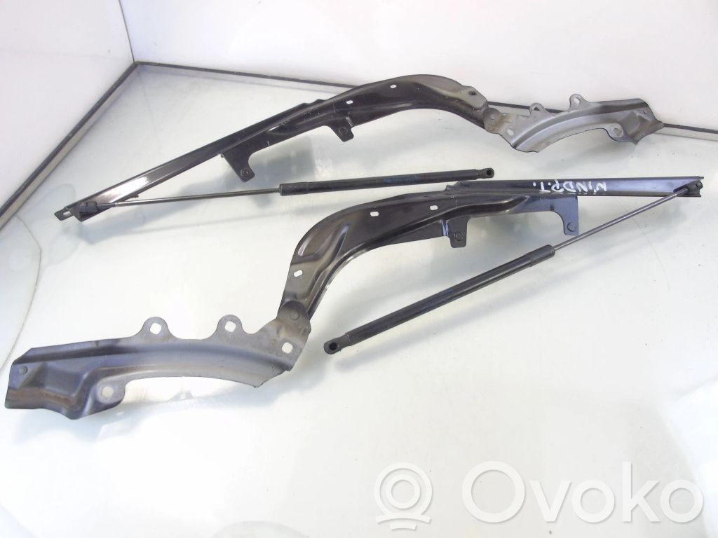 Renault Wind Loading door upper hinge 