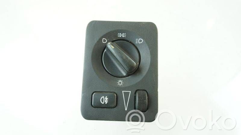 Light switch   12760589
