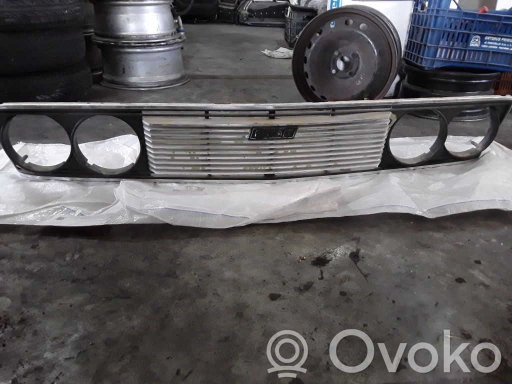 Fiat 132 Oberes Gitter vorne 