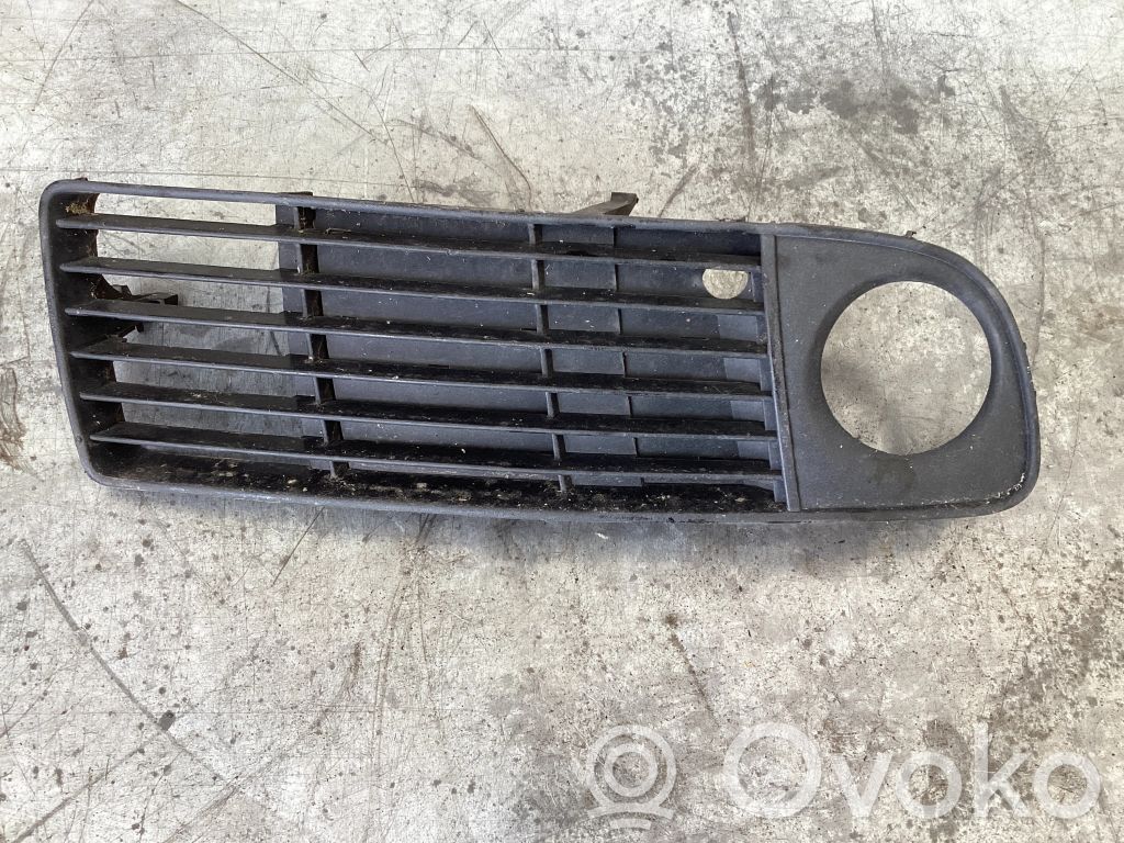 Audi A6 S6 C5 4B Moldura/rejilla de la luz antiniebla delantera 