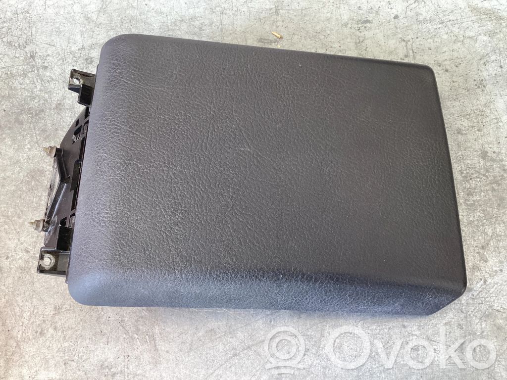 Armrest   8196936