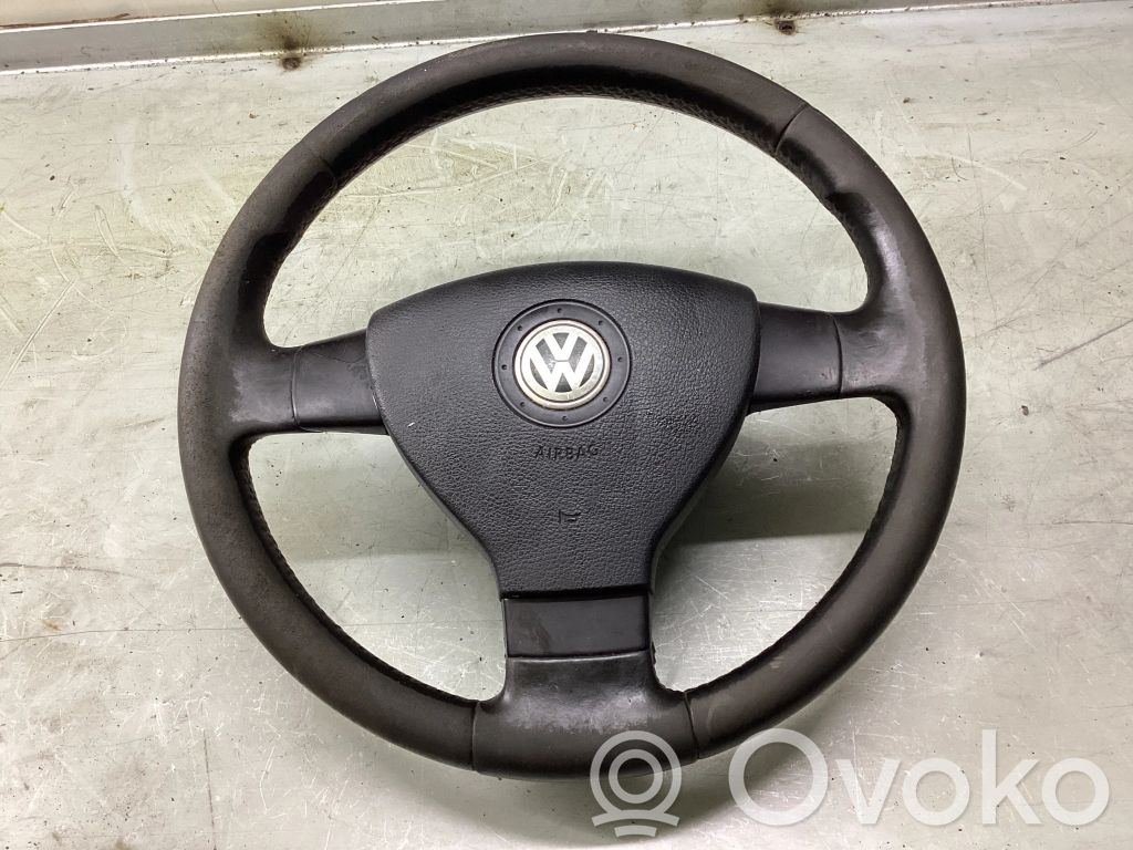 Volkswagen PASSAT B6 Ohjauspyörä 