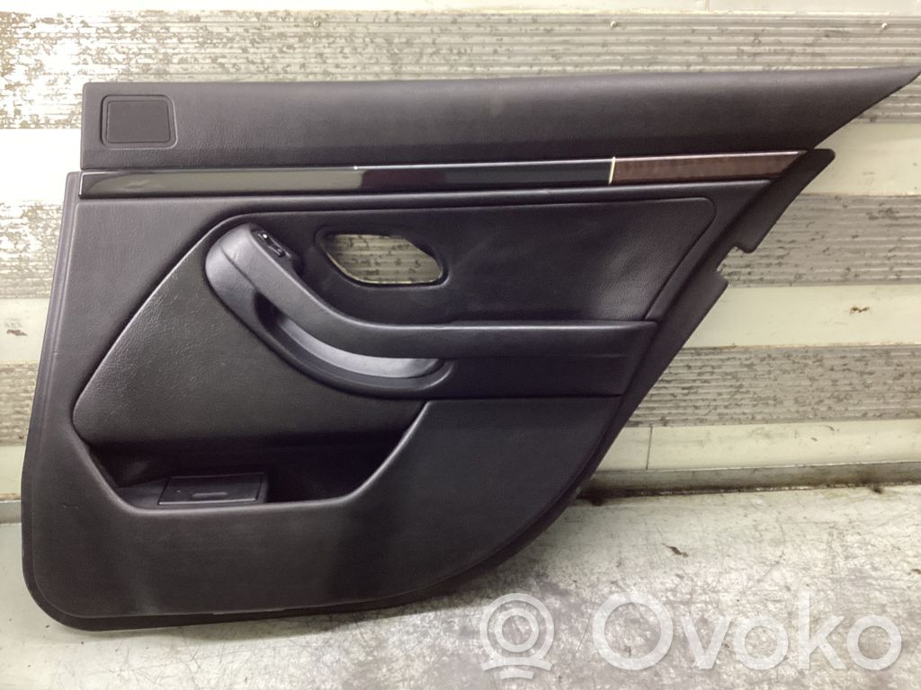 BMW 5 E39 Apmušimas galinių durų (obšifke) 