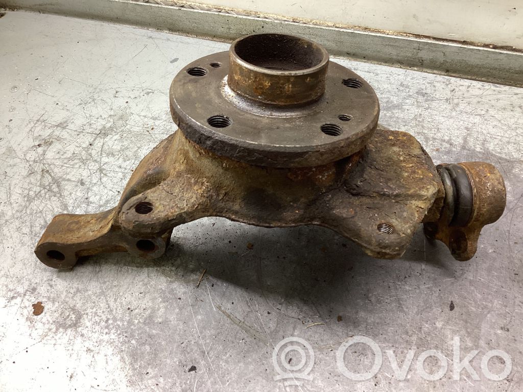 Volvo V70 Front wheel hub 