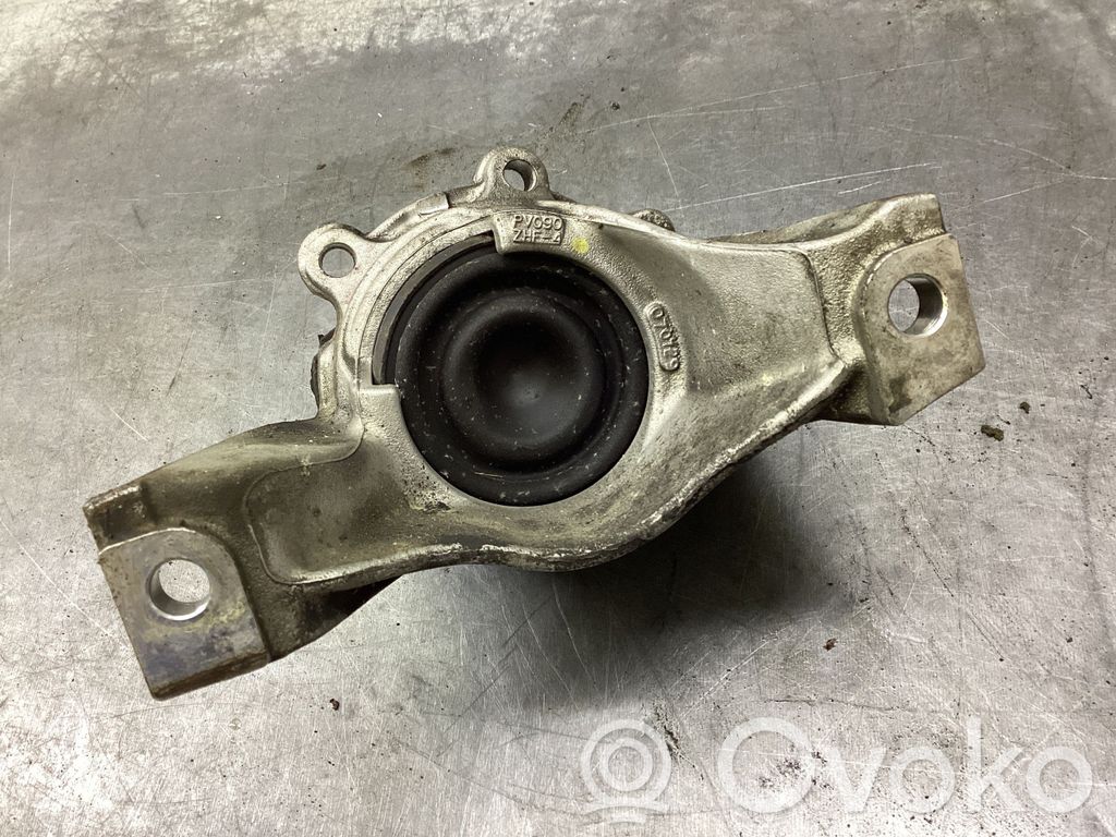 Honda CR-V Engine mount bracket 
