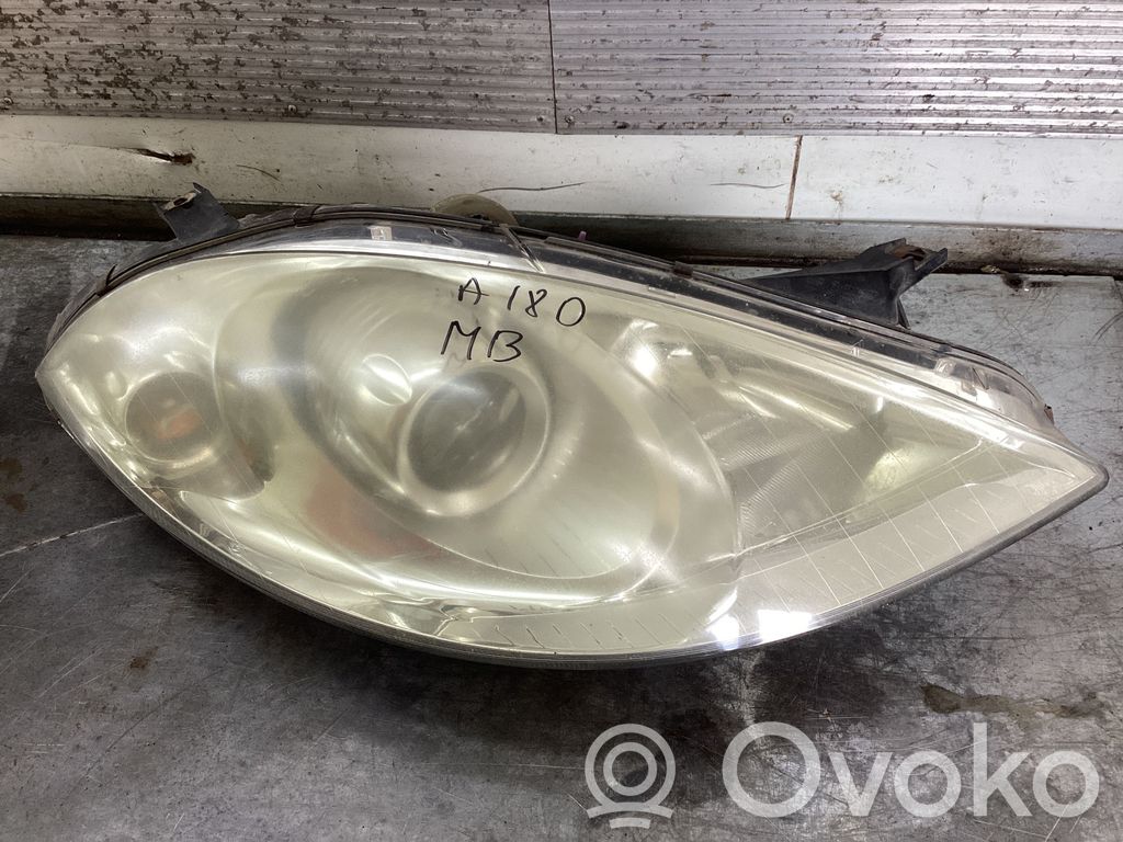 Mercedes-Benz A W169 Lampa przednia 
