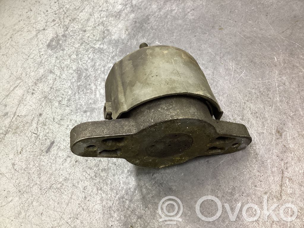 Audi A8 S8 D3 4E Engine mount bracket 
