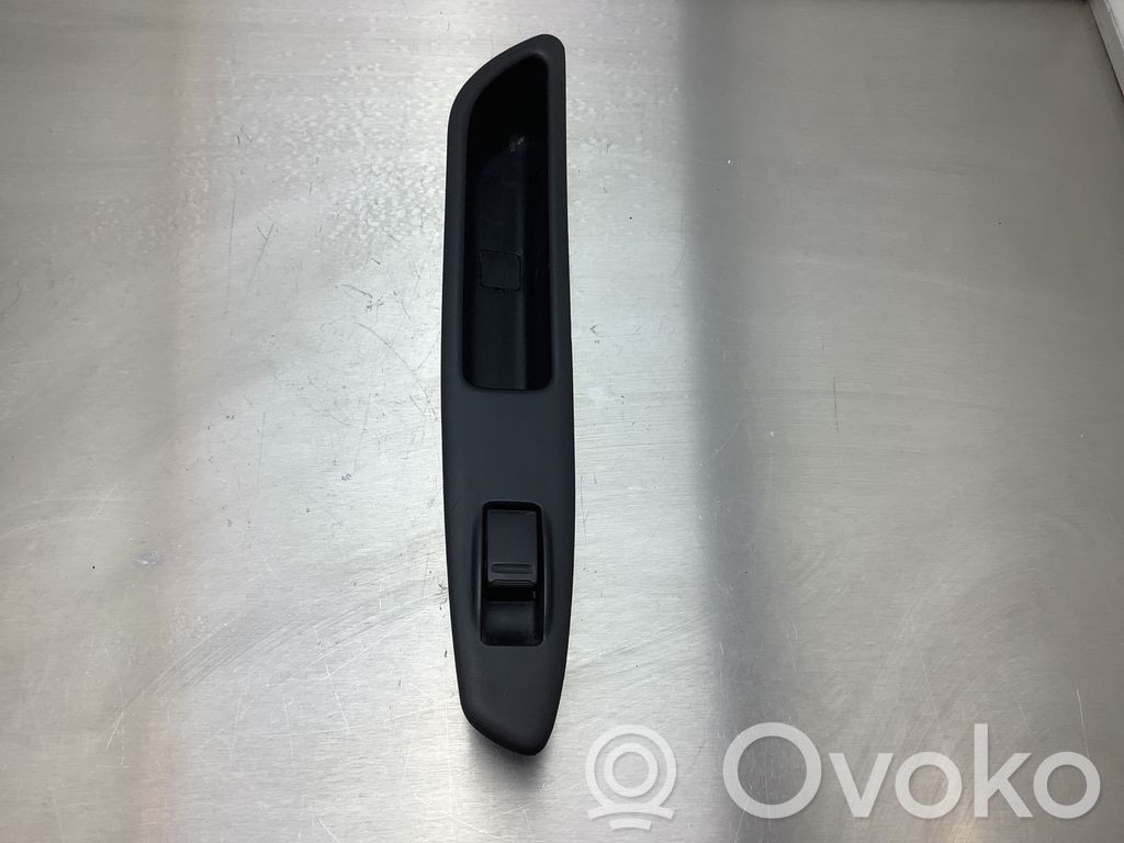 Subaru Forester SG Electric window control switch 