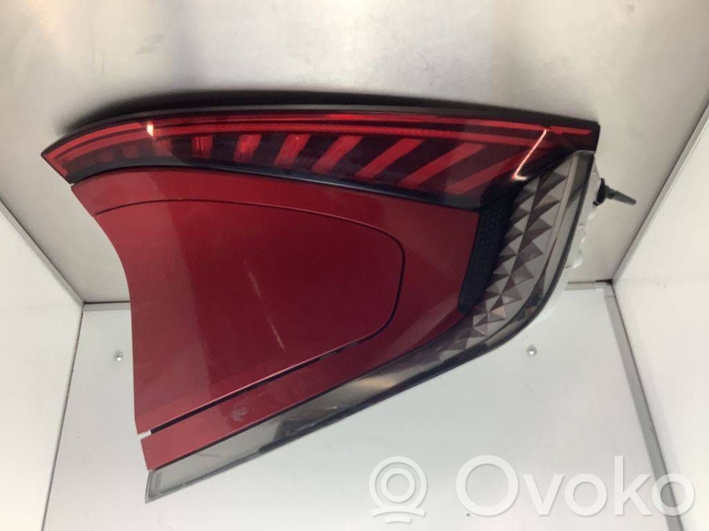 Rear/tail lights   E05CR5,211203,171333