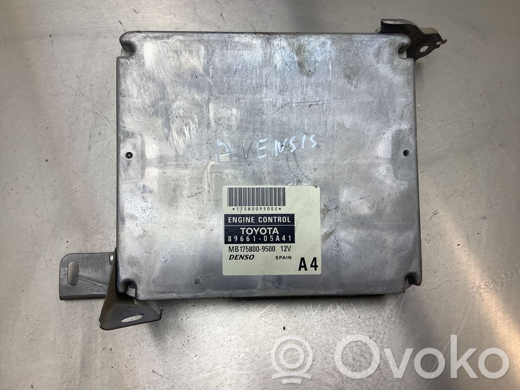 Toyota Avensis T250 Engine control unit/module 