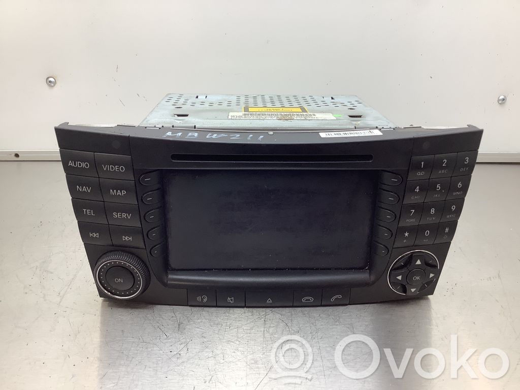 Mercedes-Benz E W211 Panel / Radioodtwarzacz CD/DVD/GPS 