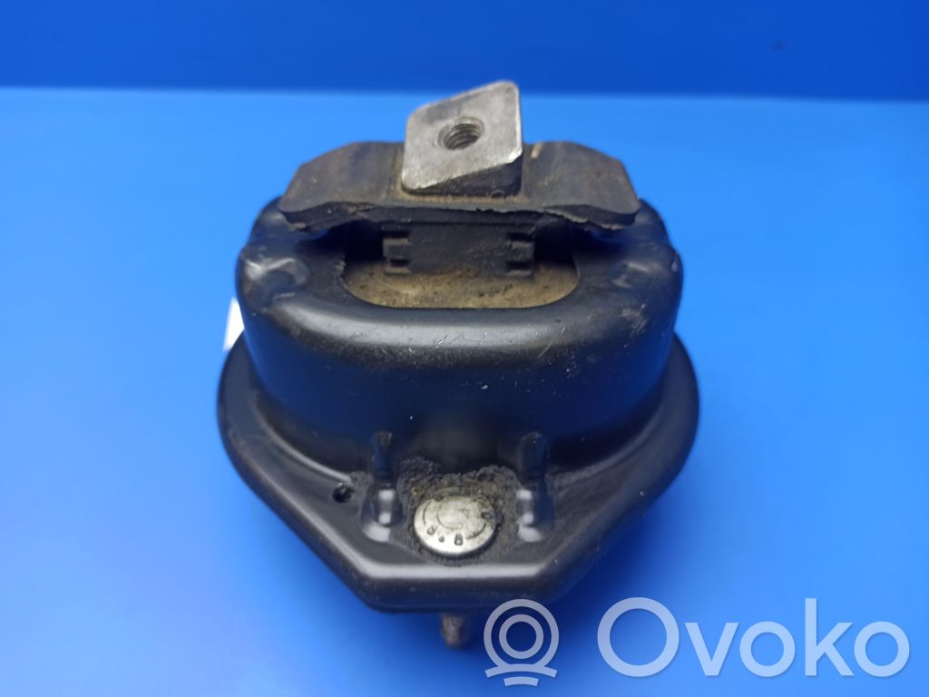 BMW 7 E65 E66 Engine mount bracket 