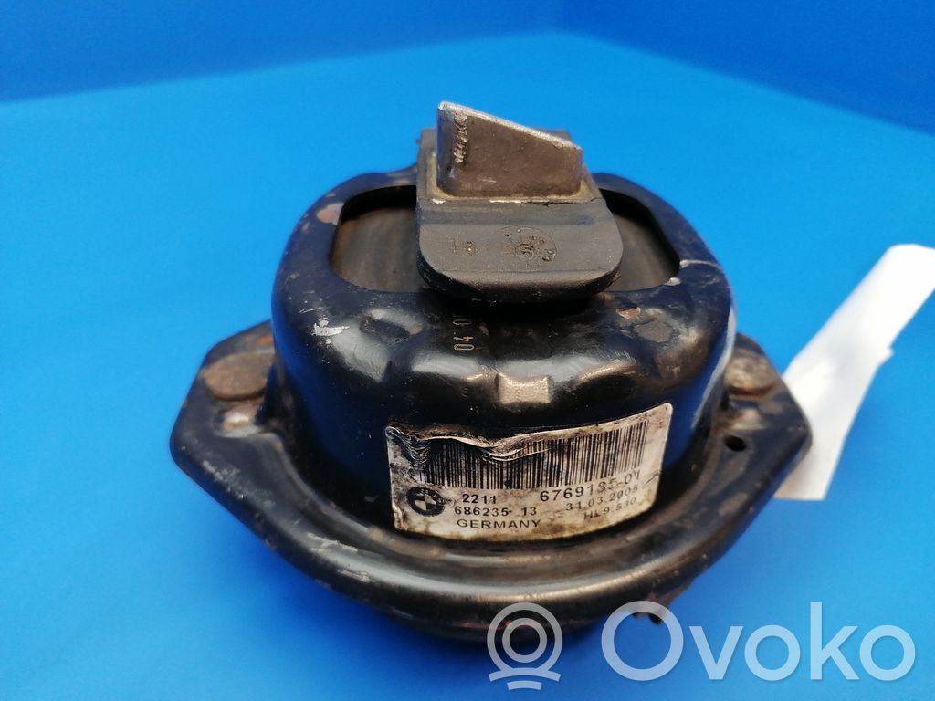 BMW 7 E65 E66 Engine mount bracket 