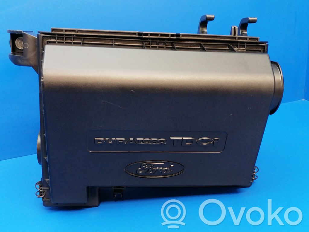 Air filter box   6743124,6743132
