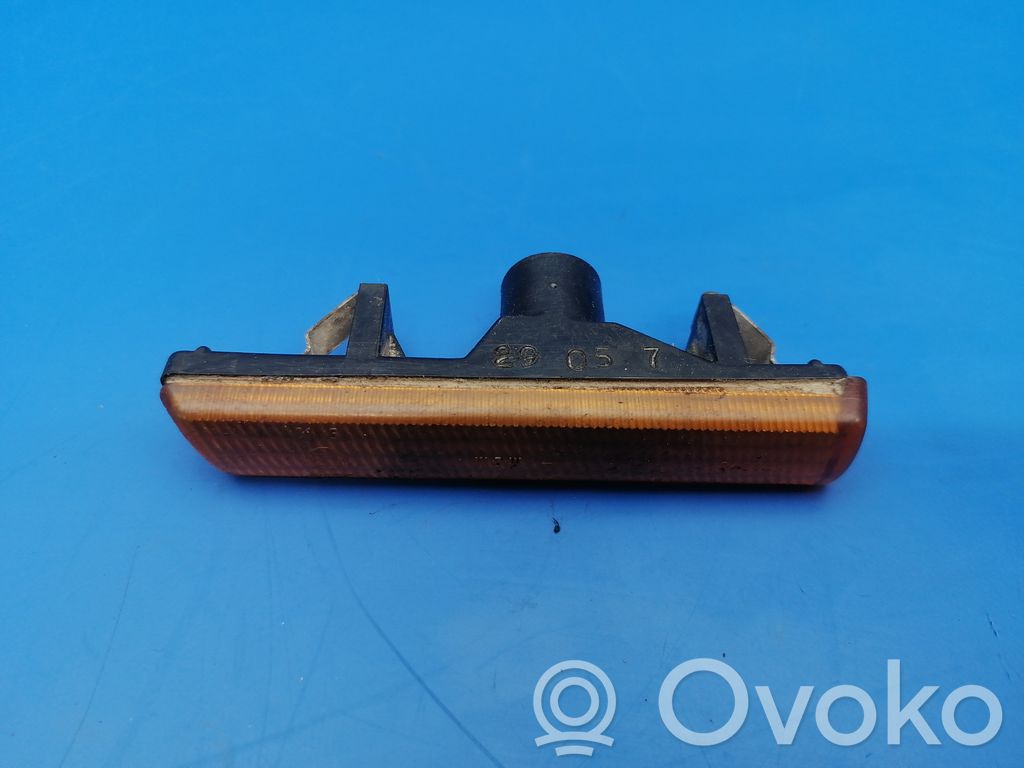 BMW 7 E38 Front fender indicator light 