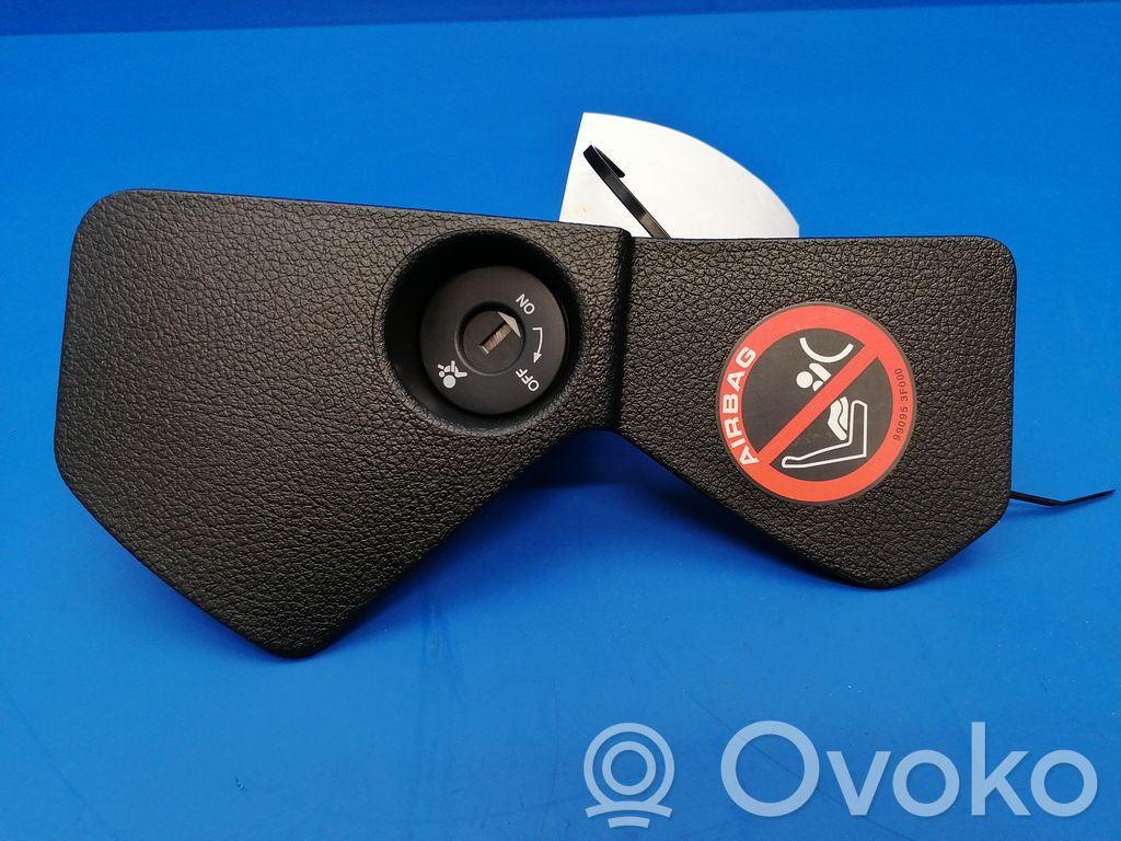 Nissan Note (E11) Panelės apdailos skydas (šoninis) 