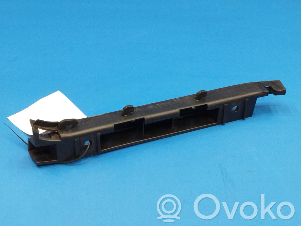 Rear bumper mounting bracket   72758411,8223248