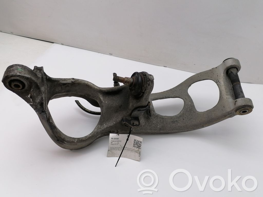 Peugeot 407 Front wheel hub spindle knuckle 