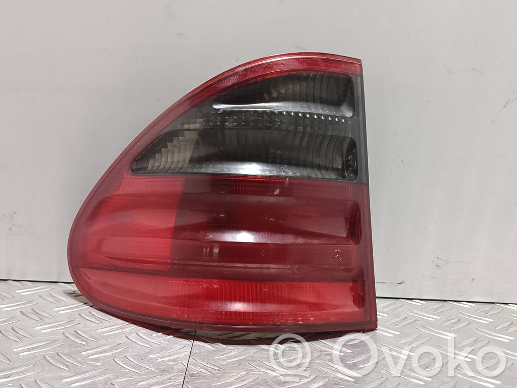 Mercedes-Benz E W210 Galinis žibintas kėbule 