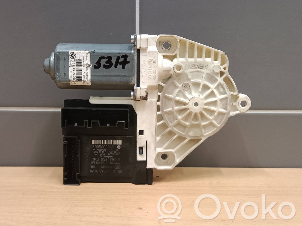 Volkswagen PASSAT B5.5 Silnik regulatora szyby drzwi przednich 