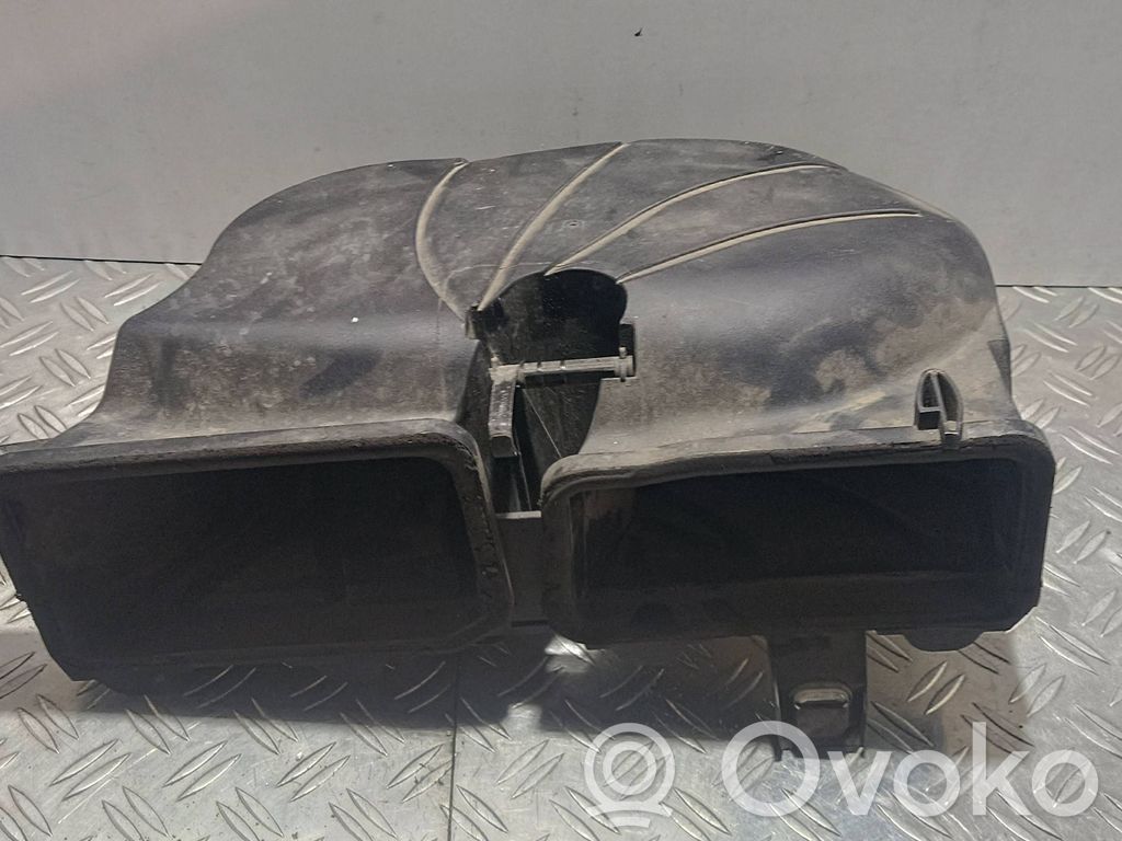 Mercedes-Benz C W204 Parte del condotto di aspirazione dell'aria 