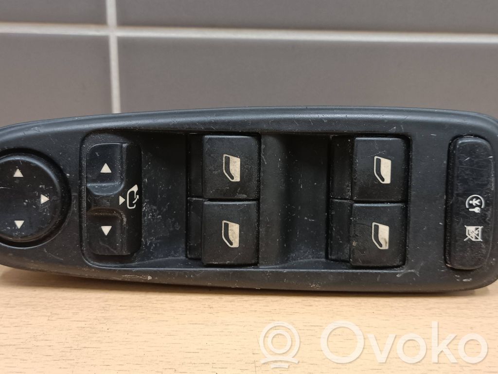 Citroen C4 Grand Picasso Przyciski szyb 