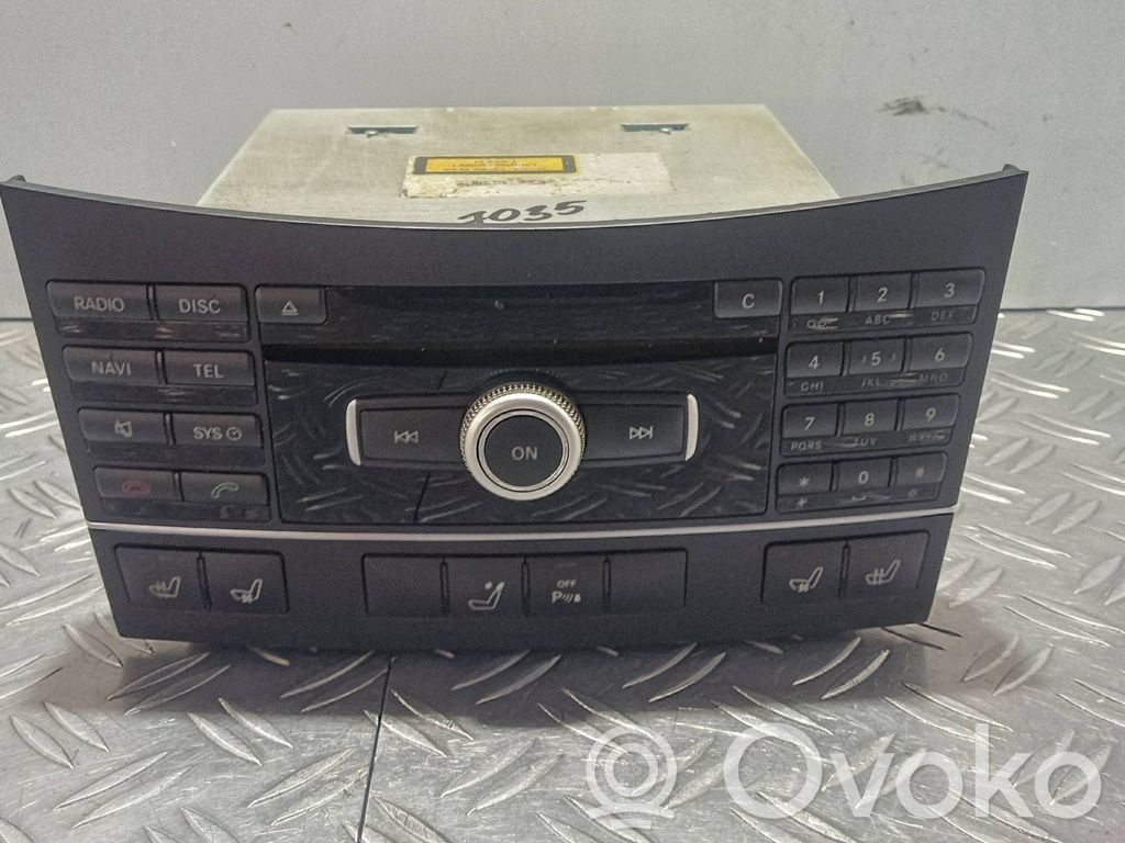 Panel / Radioodtwarzacz CD/DVD/GPS   A2129003708,A2129028403,A2129018702