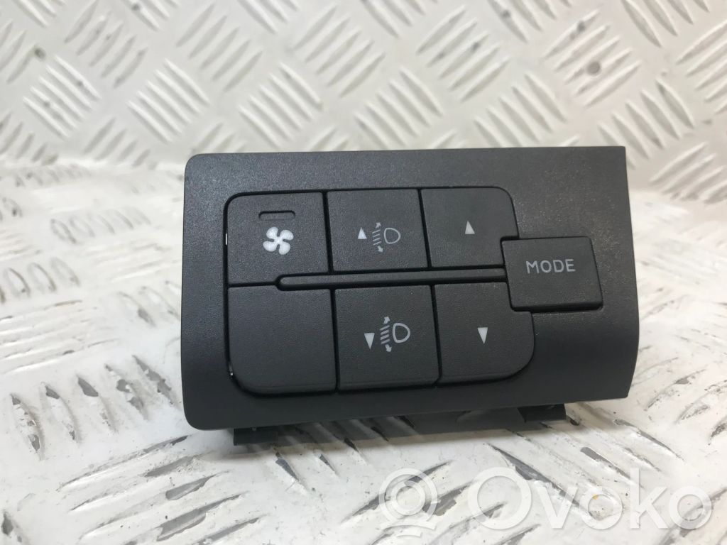 Peugeot Boxer Headlight level height control switch 