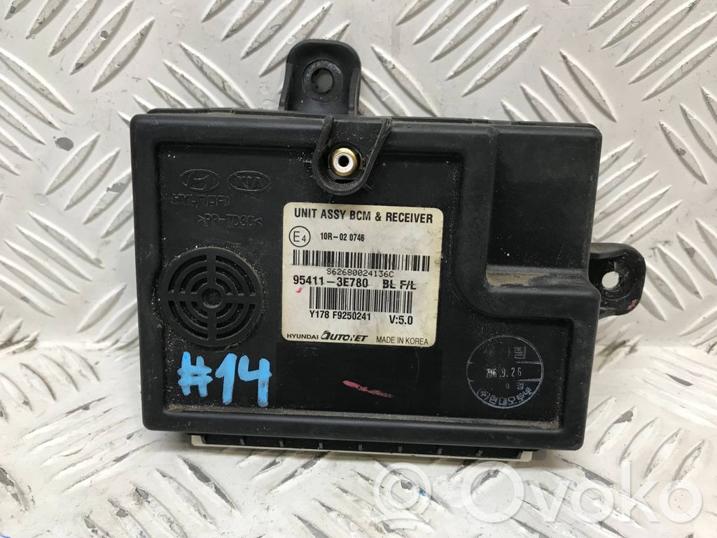 KIA Sorento Door central lock control unit/module 