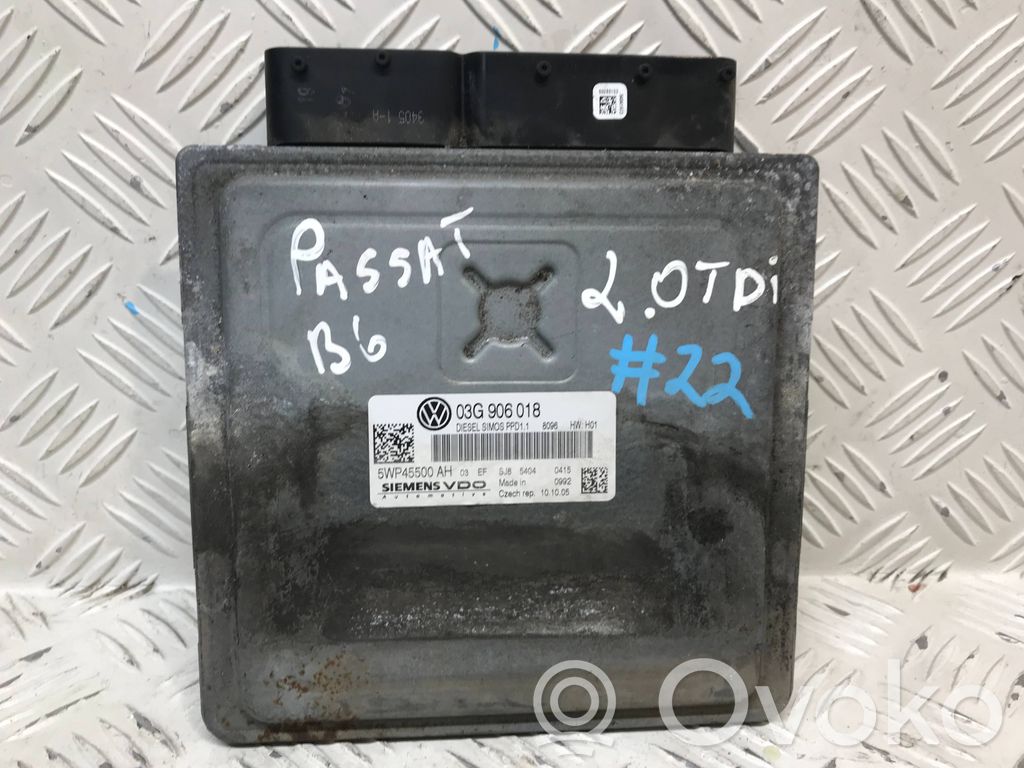 Volkswagen PASSAT B6 Engine control unit/module 