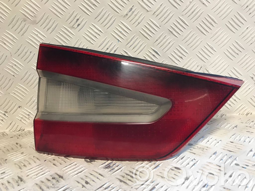 Ford Galaxy Galinis žibintas dangtyje 