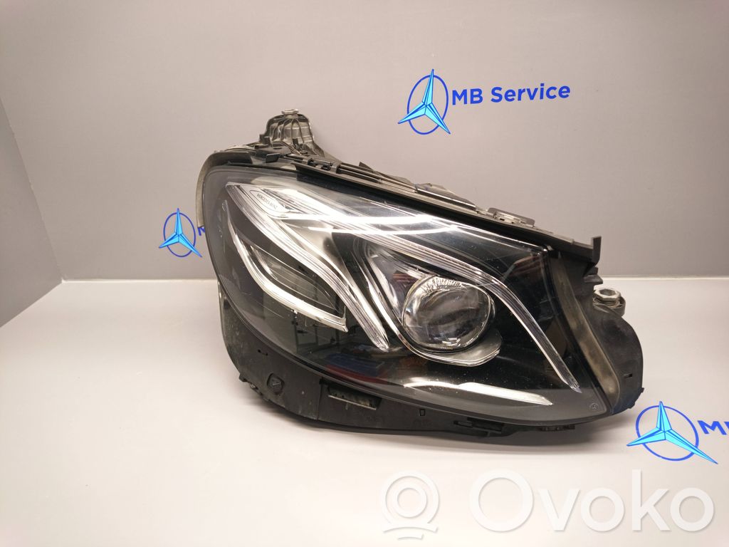 Mercedes-Benz E W213 Lampa przednia 