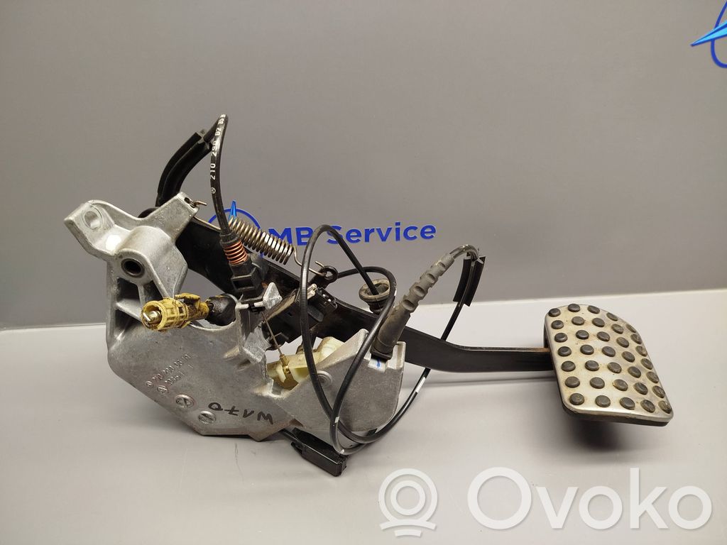 Mercedes-Benz SLK R170 Brake pedal 