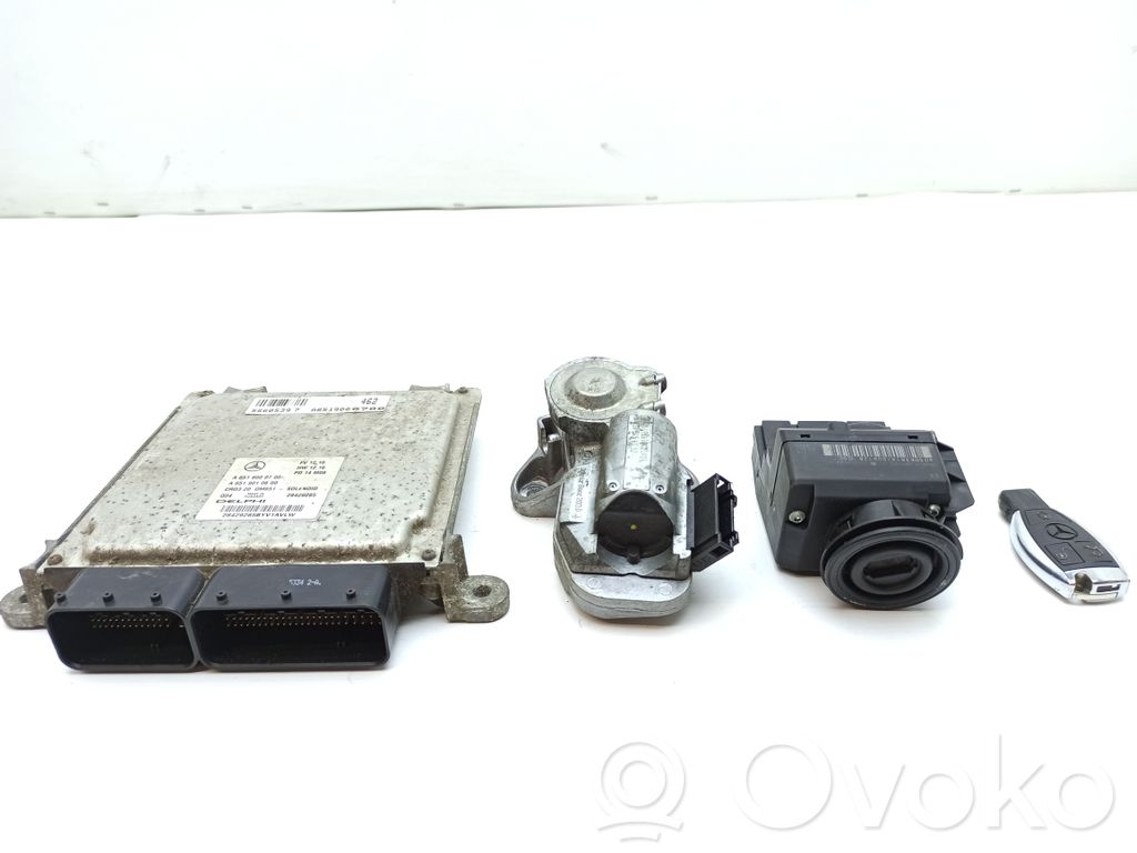 Komputer / Sterownik ECU i komplet kluczy   A6519000700,A6519010600,A0375456192,A9069004100