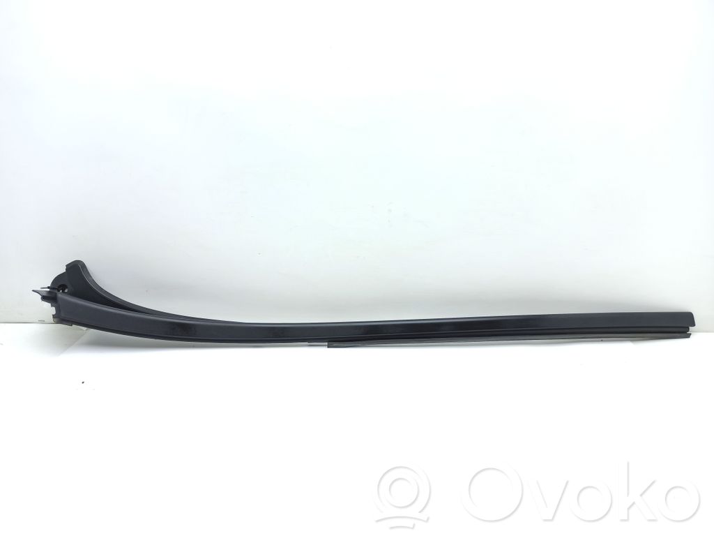 Opel Vivaro Windshield trim 