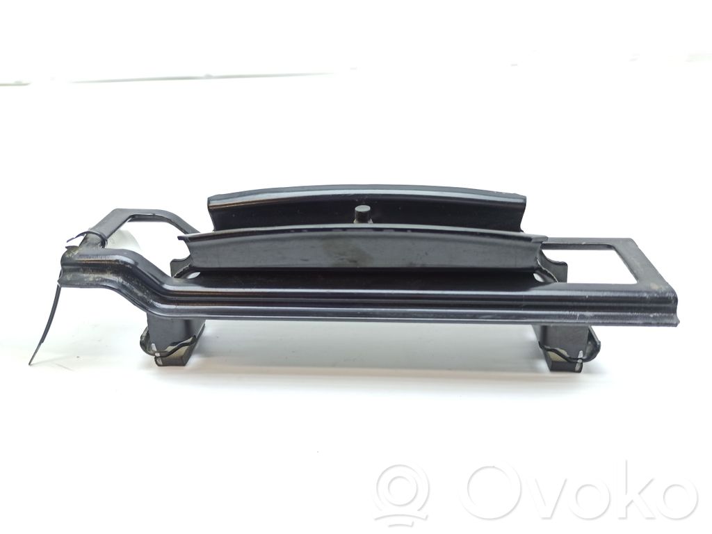 Battery bracket
