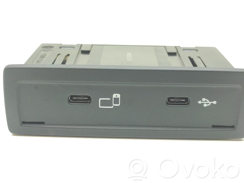 Mercedes-Benz Sprinter W907 W910 Enchufe conector USB 