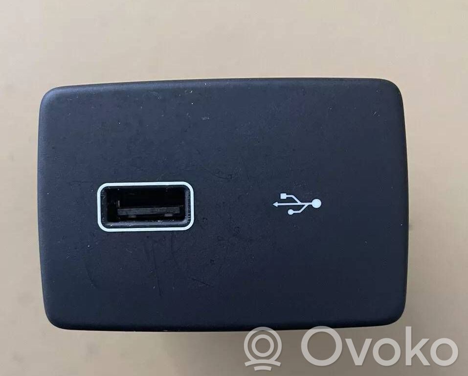 Enchufe conector USB   735739821