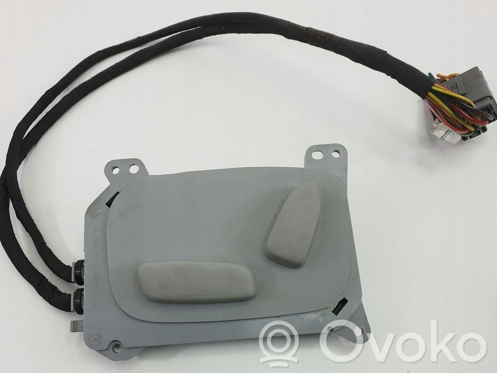 Seat control switch   2R8314A701CA