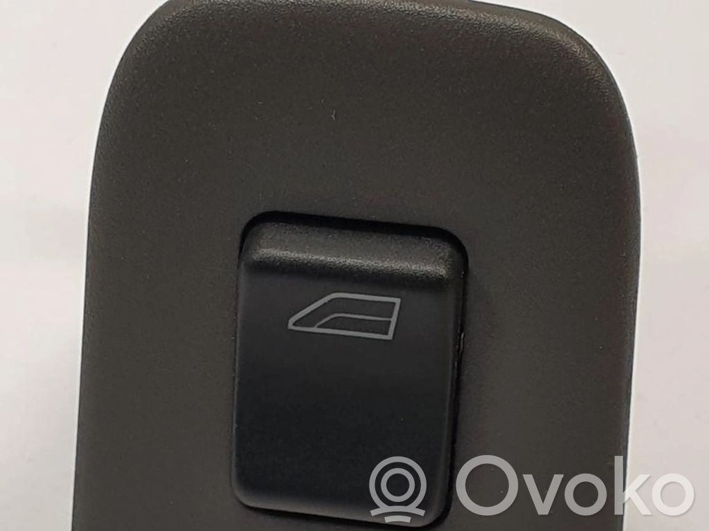 Quarter vent window switch   9128415